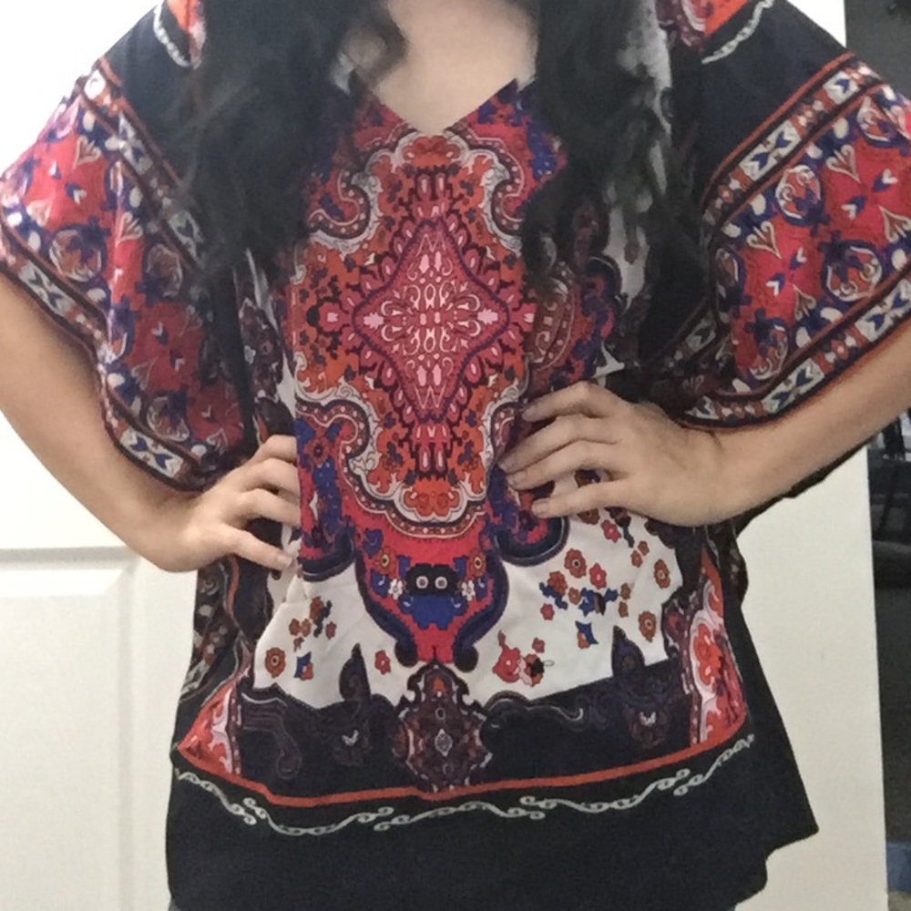 Printed caftan top. Size xl.